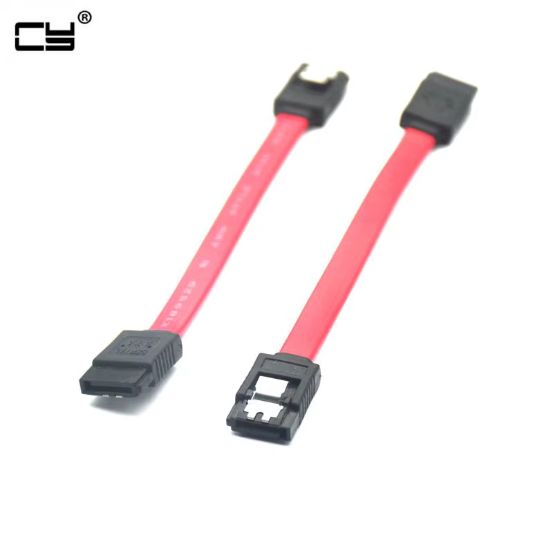 Cable SATA corto UXG de 10 cm conectado a un disco SSD