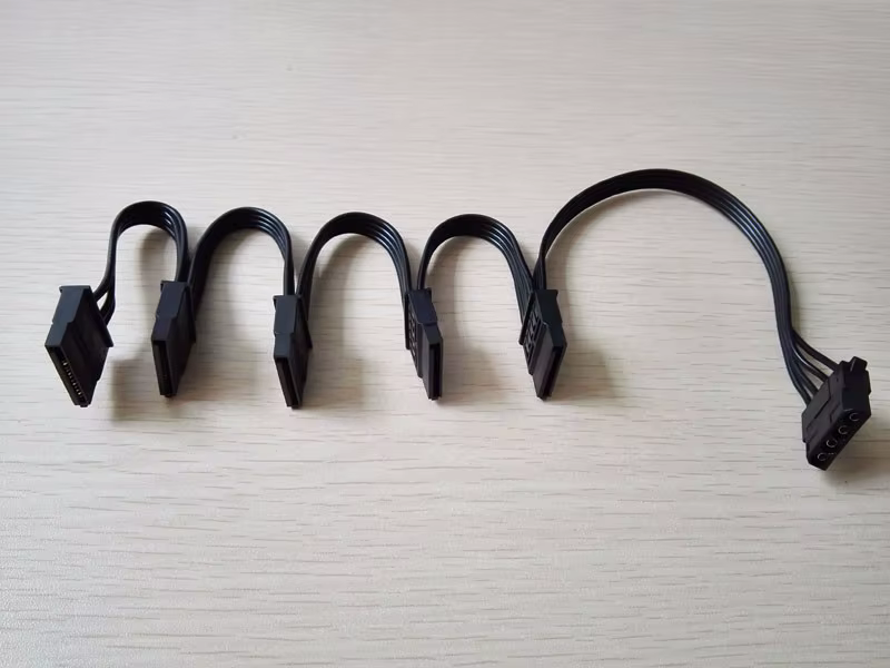 Adaptador divisor Molex a SATA