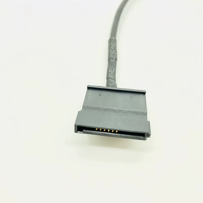 Detalle del trenzado y aislante del cable