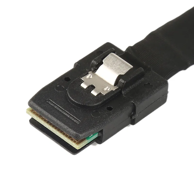 Conectores SFF-8087 y SATA del adaptador