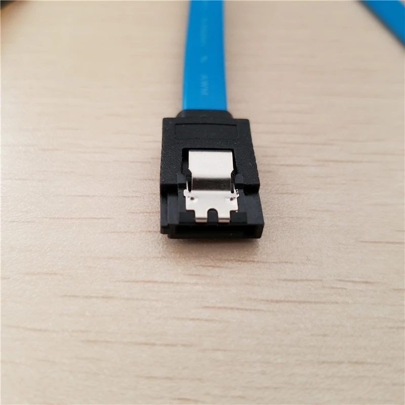 Detalle del conector de alimentación 4‑pin