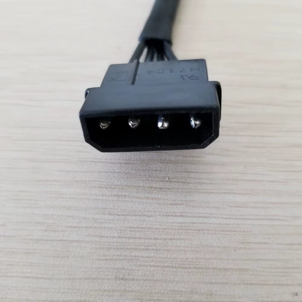 Imagen de instalación Molex a SATA