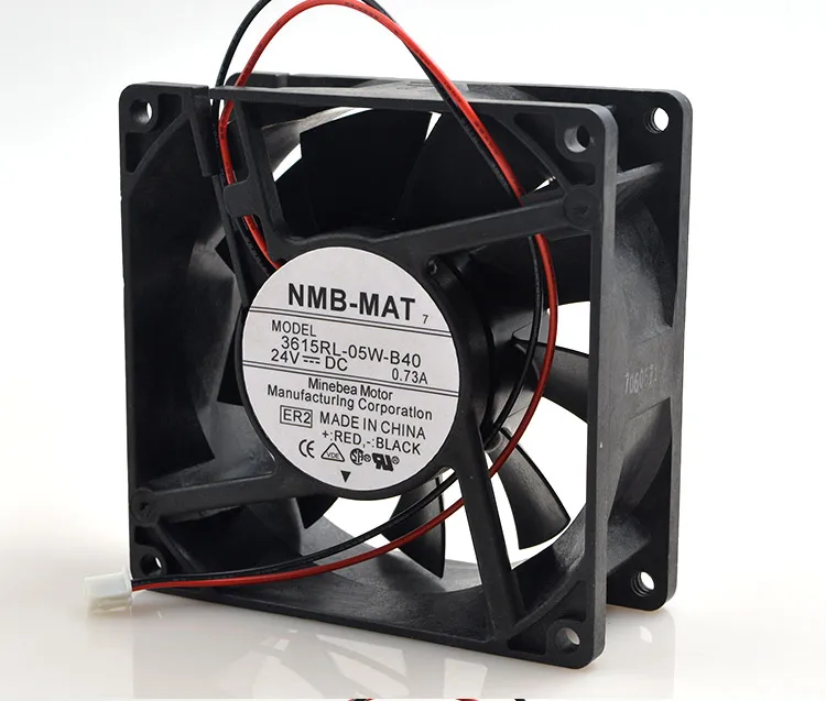 Ventilador instalado en un gabinete de comunicaciones exterior