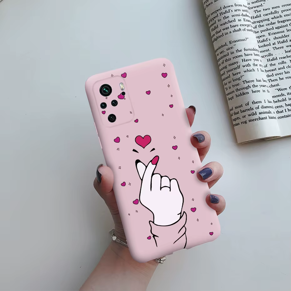 Detalle del borde elevado protector de la funda SYKS