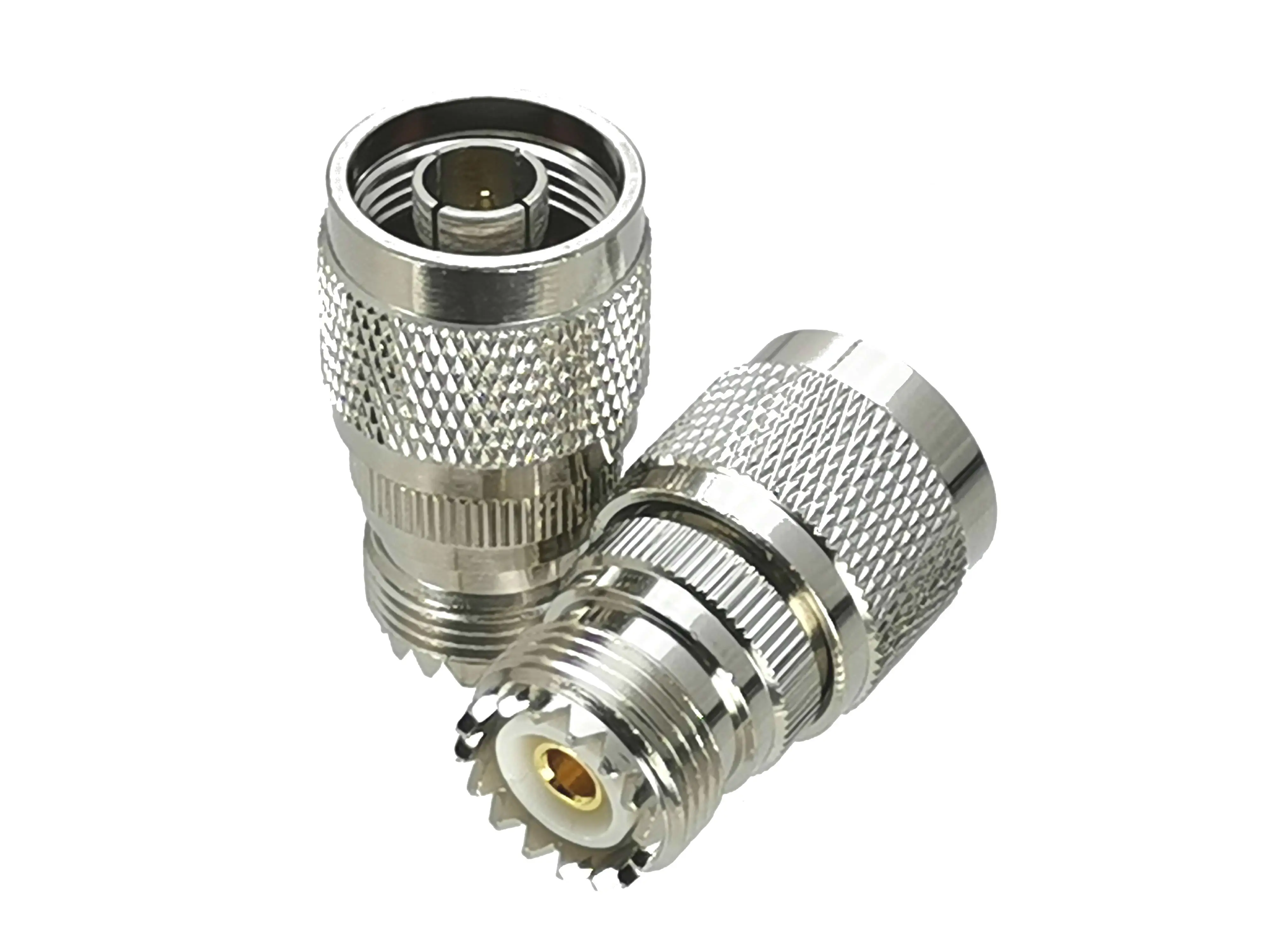 Adaptador RF coaxial para integración de equipos de radio