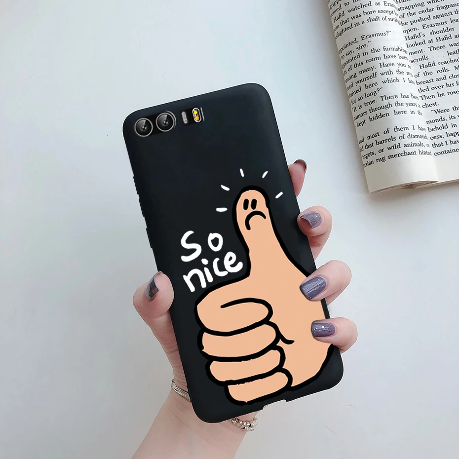 Funda con parachoques y orificios