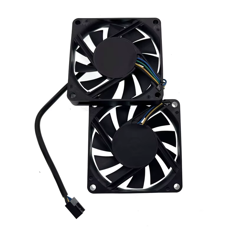 Dimensiones del ventilador 70x70x10mm con puntos de montaje