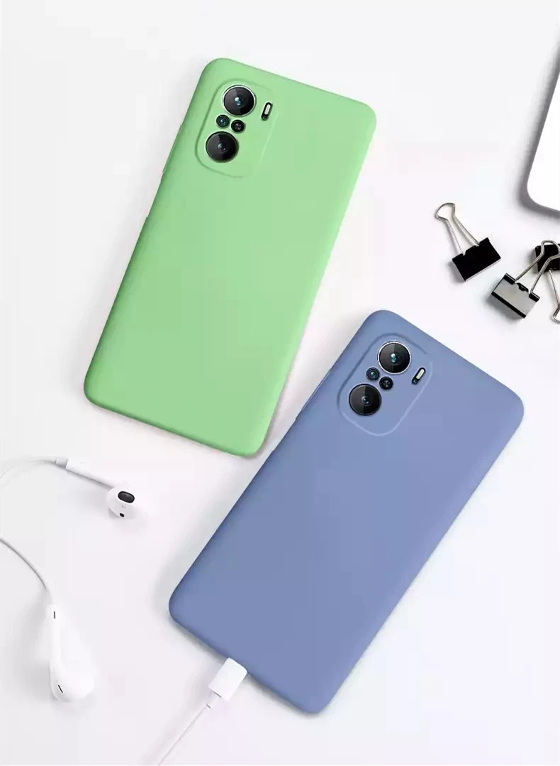 Funda instalada en el teléfono mostrando los bordes protegidos