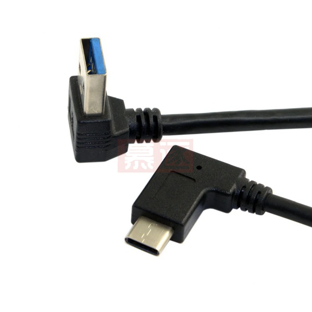 Detalle del conector USB 3.0 tipo A en ángulo recto