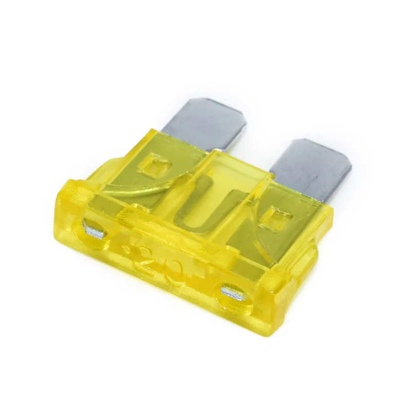 Fusibles de diferentes amperajes para coche