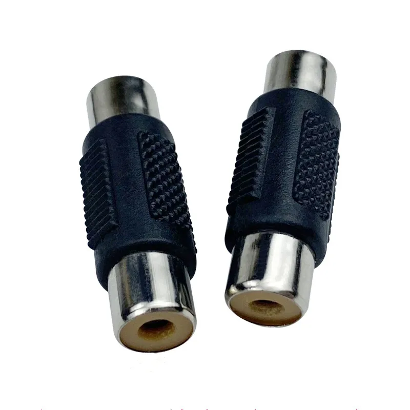 Conector RCA macho a macho y hembra a hembra en mano