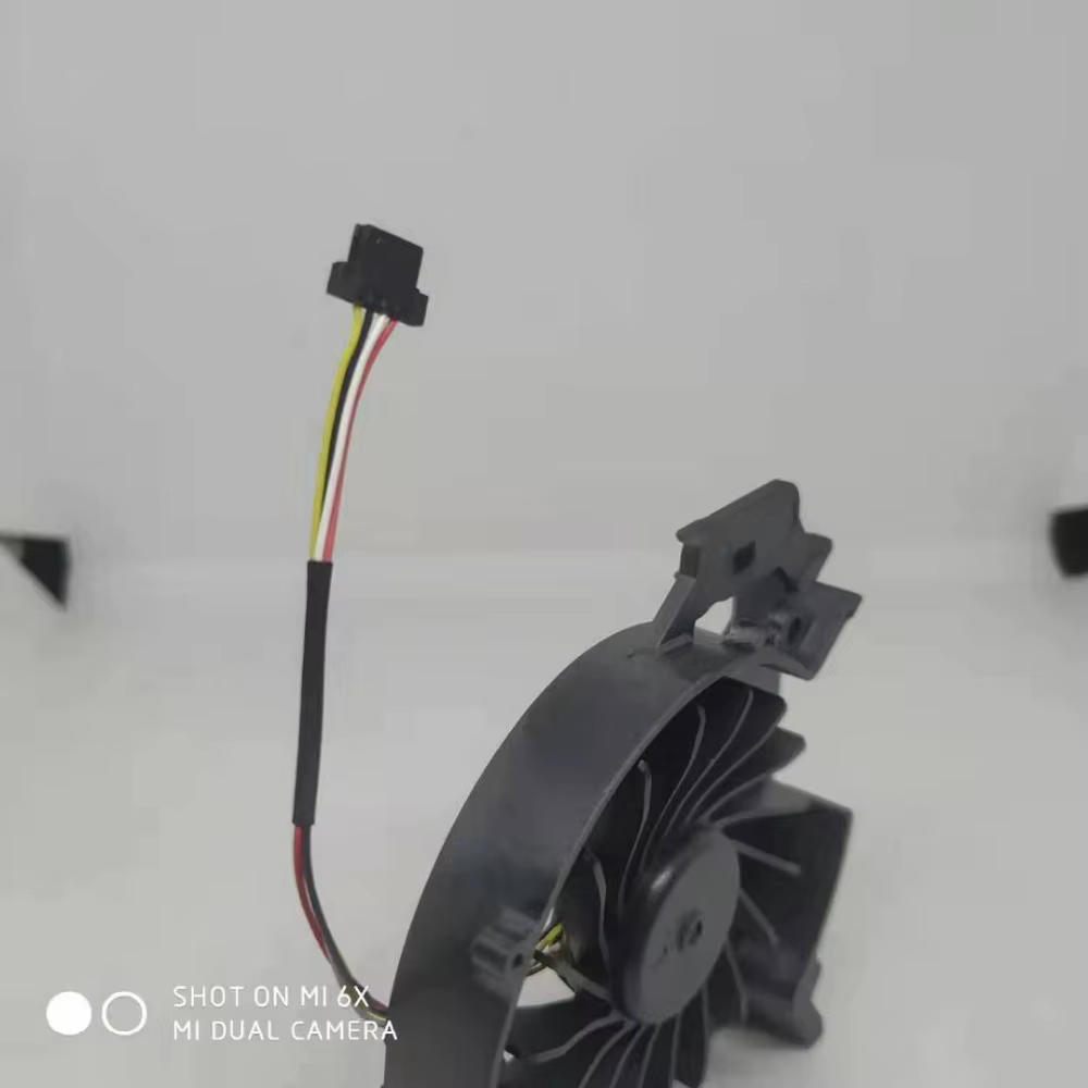 Ventilador AD6505HX-EEB instalado en portátil