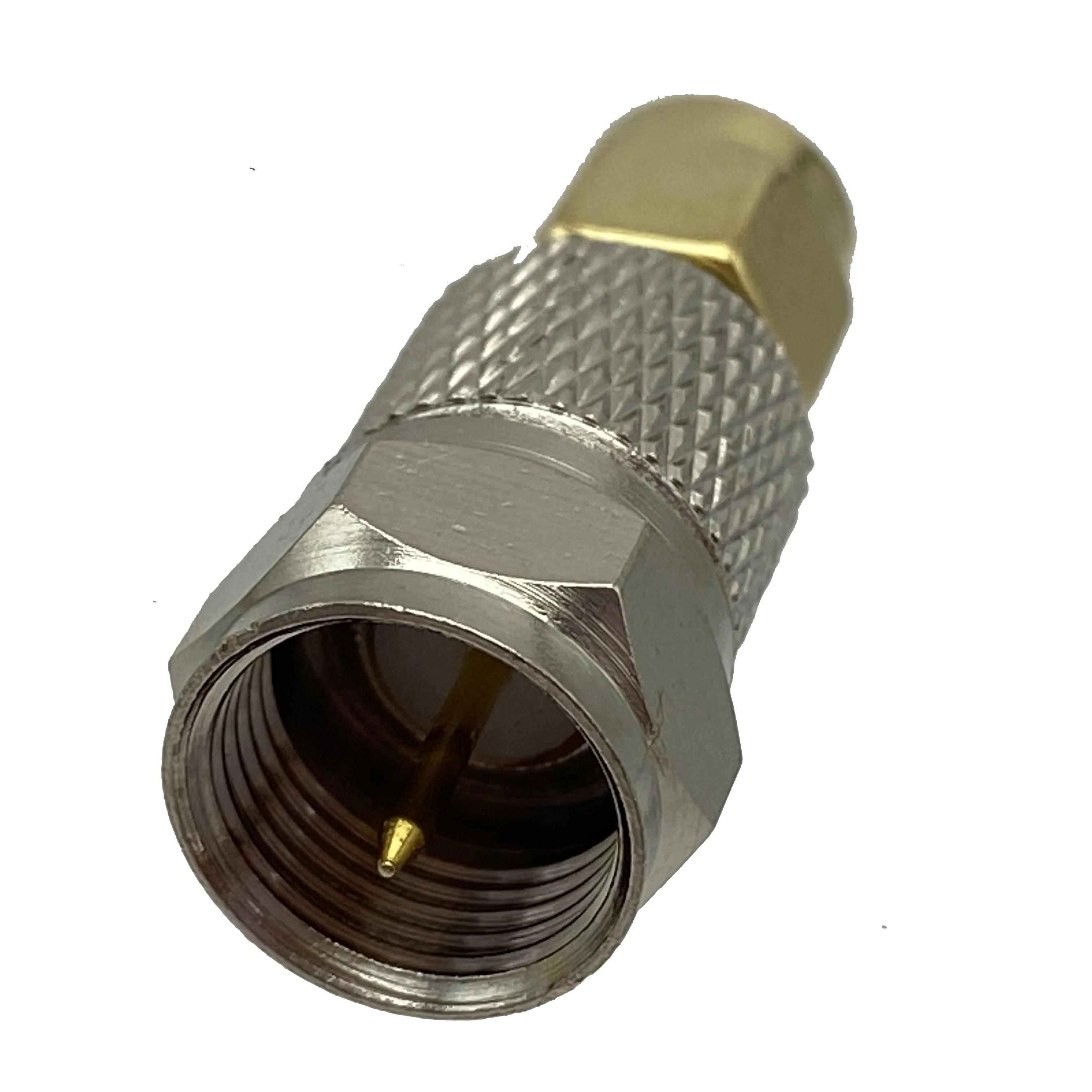 Detalle del conector F macho a SMA macho recto