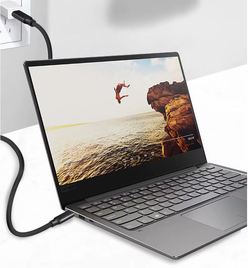 Tres longitudes de cable USB-C UXG: 1m, 3m, 5m