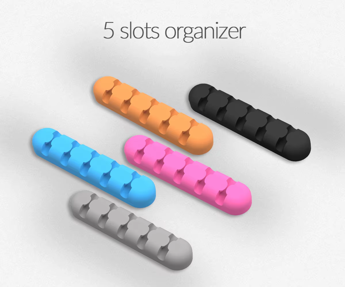 Organizador en uso con cables