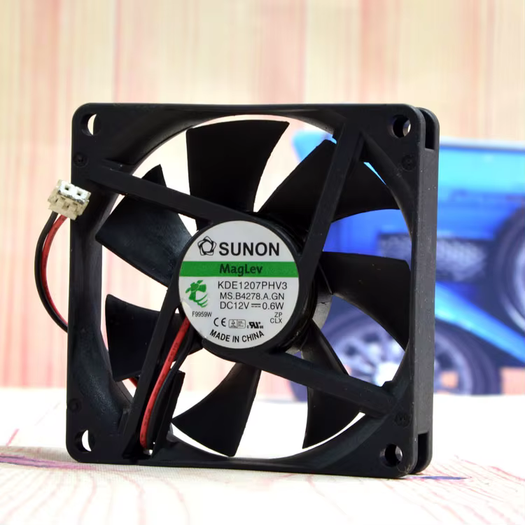 Ventilador instalado en gabinete
