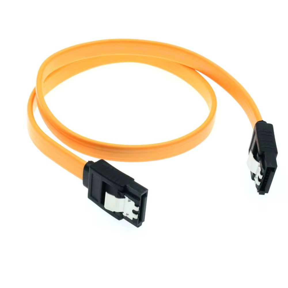Cable en uso dentro de un gabinete