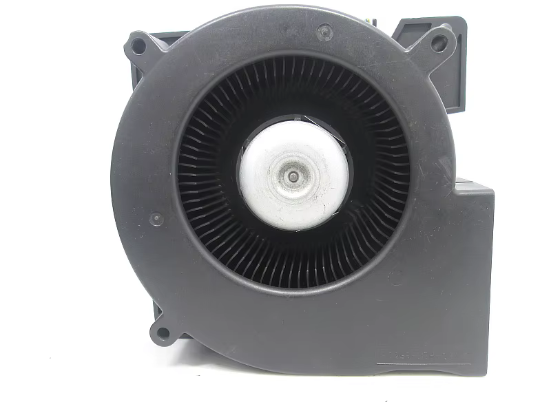 Ventilador instalado en sistema de refrigeración