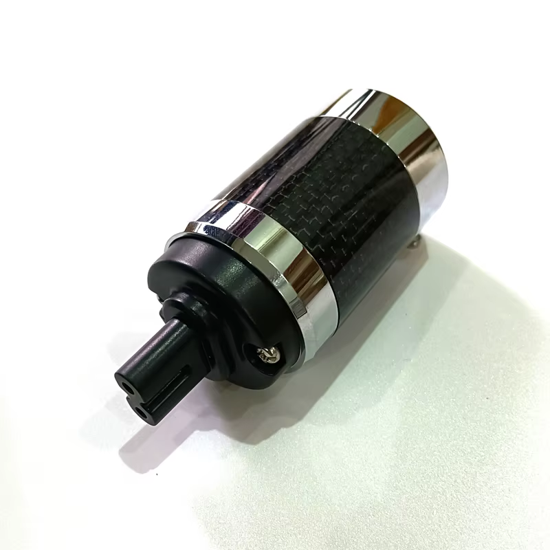 Cable de alimentación IEC C7 con cuerpo de fibra de carbono