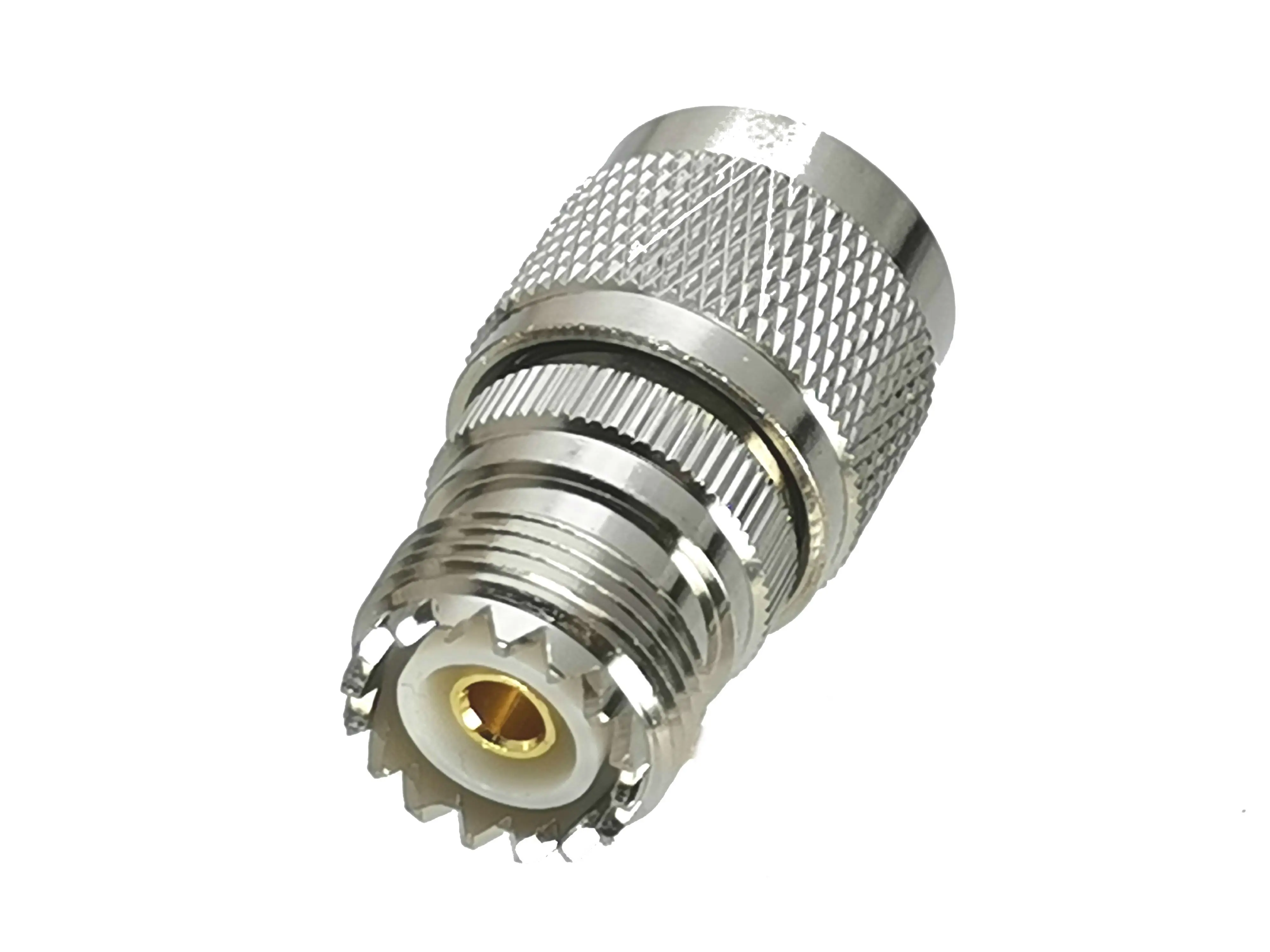 Detalle del conector UHF SO239 hembra