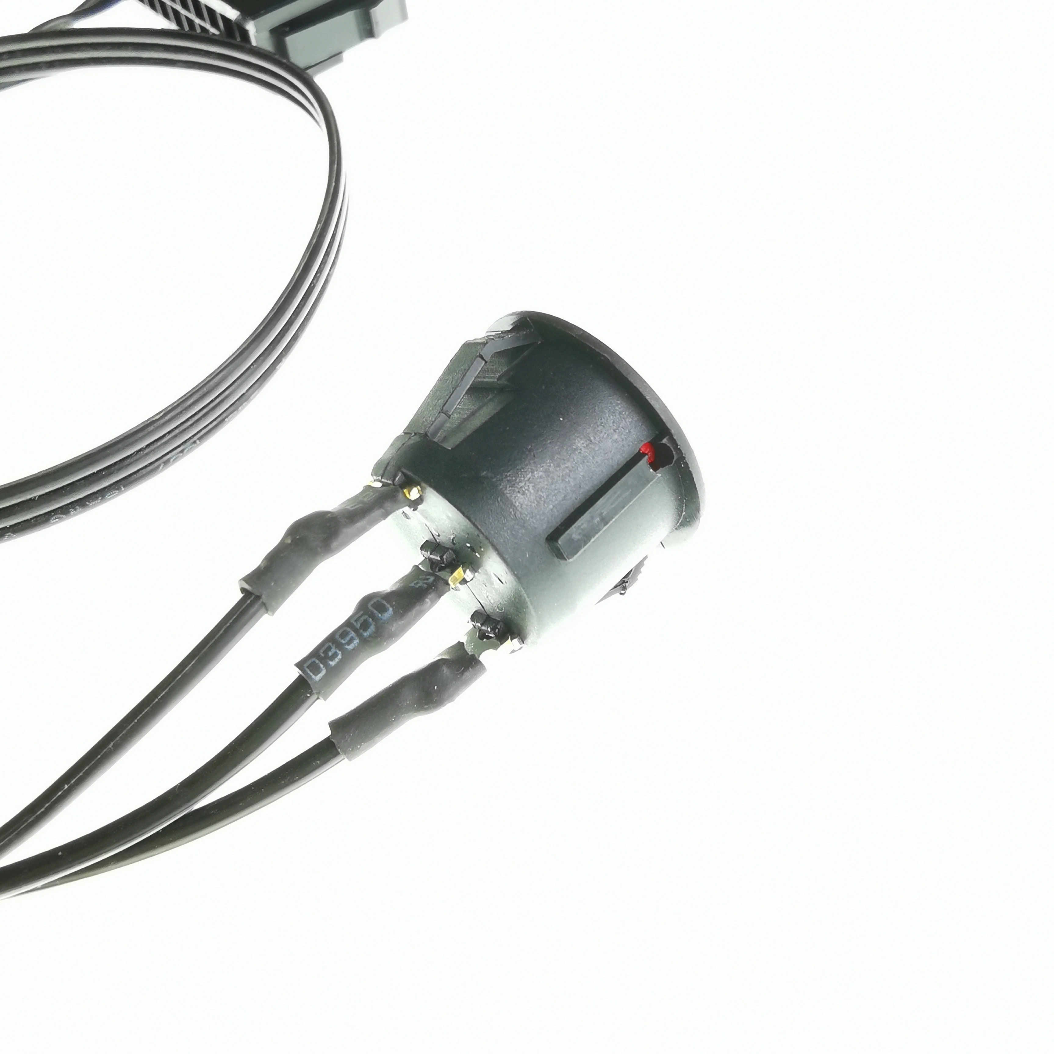 Conector ATX de 24 pines y botón de arranque