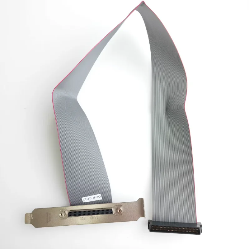 Vista del cable flexible SCSI 68