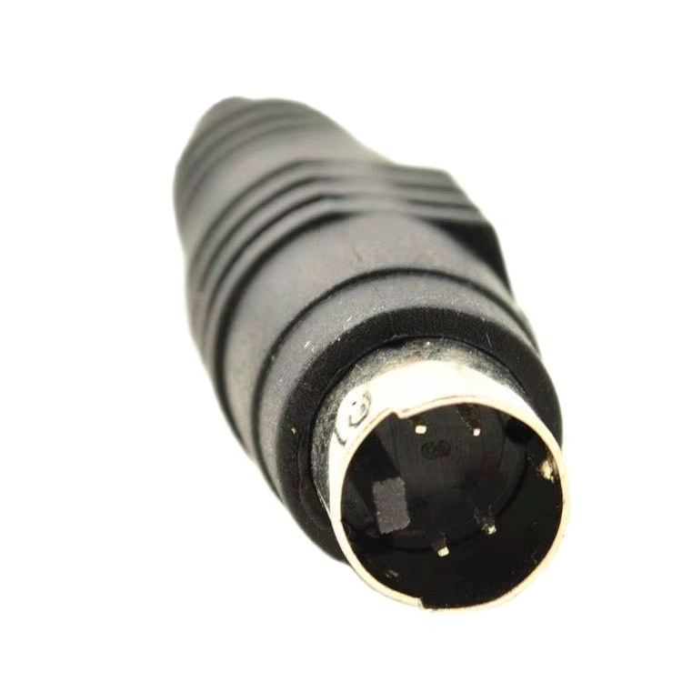 Cable S-Video a RCA conectado a dispositivos