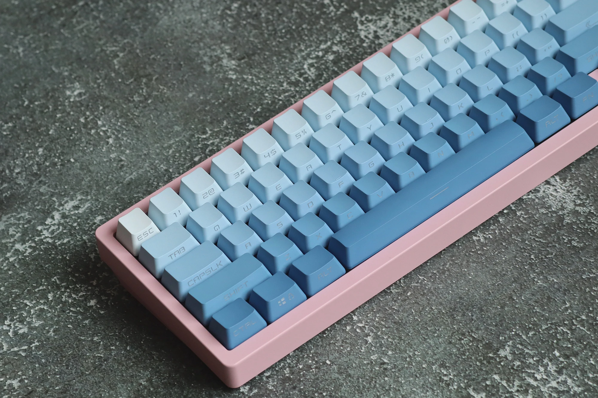 Comparativa de teclas PBT en diferentes iluminaciones