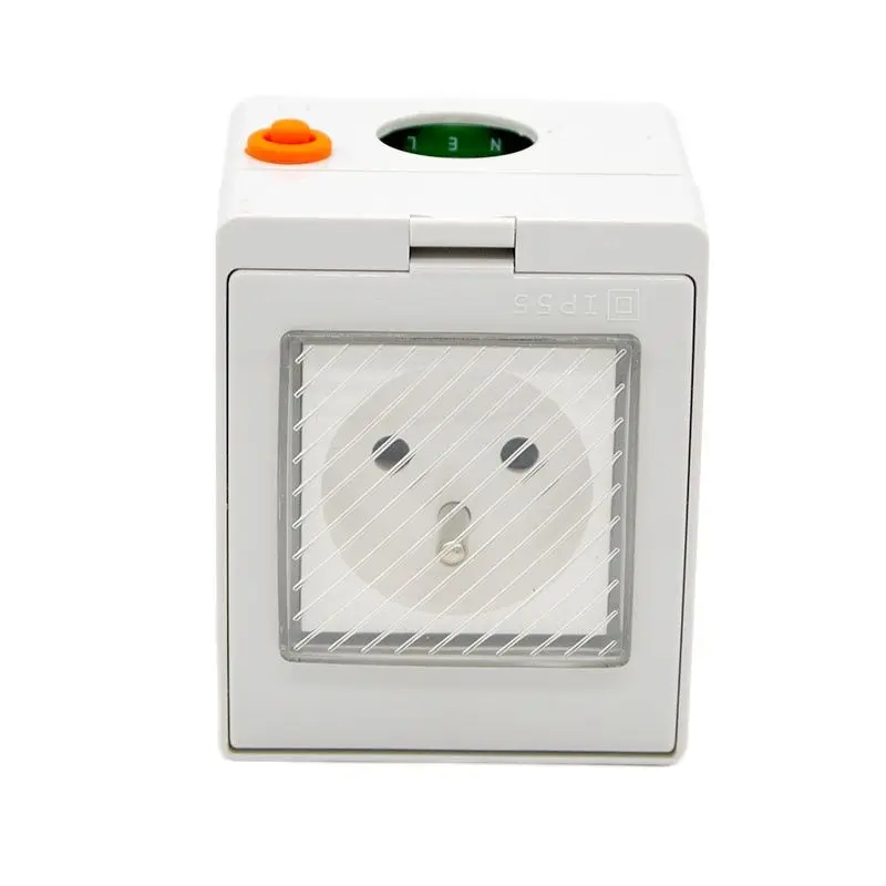 Enchufe inteligente en baño IP55