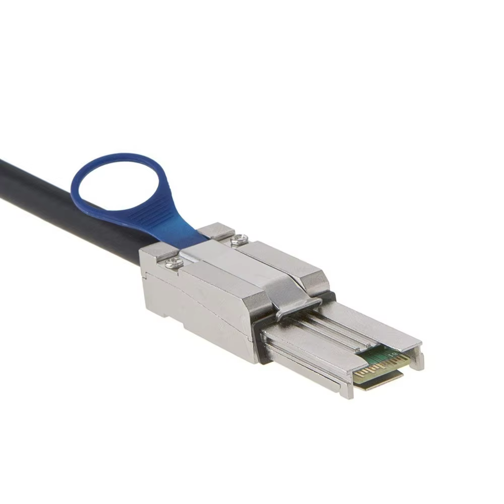 Cable conectado a controlador RAID