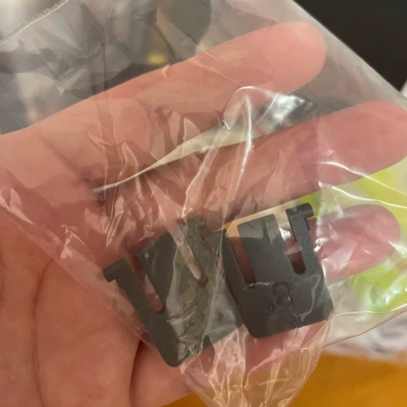 Soporte de pata de teclado Logitech en detalle