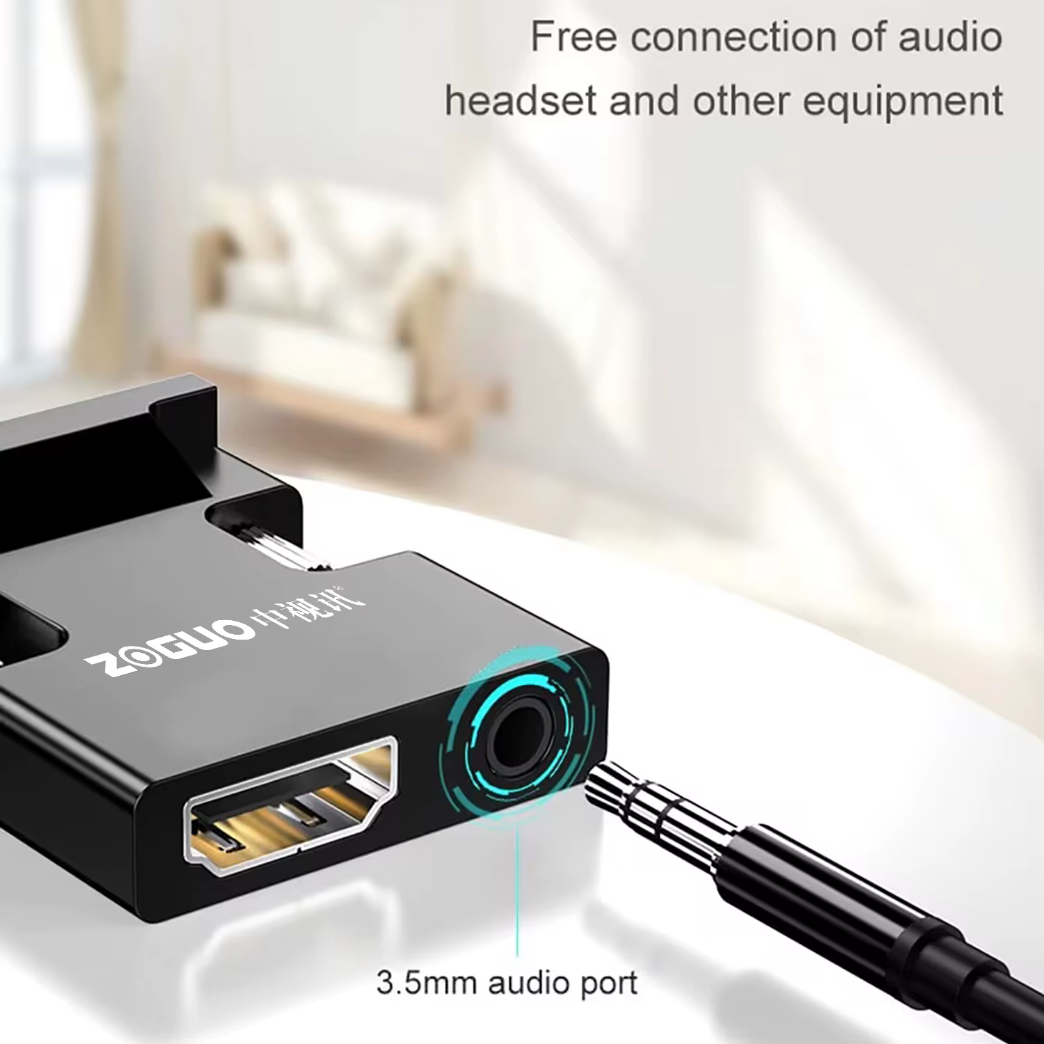Imagen del adaptador en uso con laptop y proyector