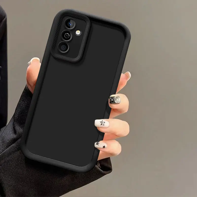 Detalle del borde de la funda mostrando flexibilidad