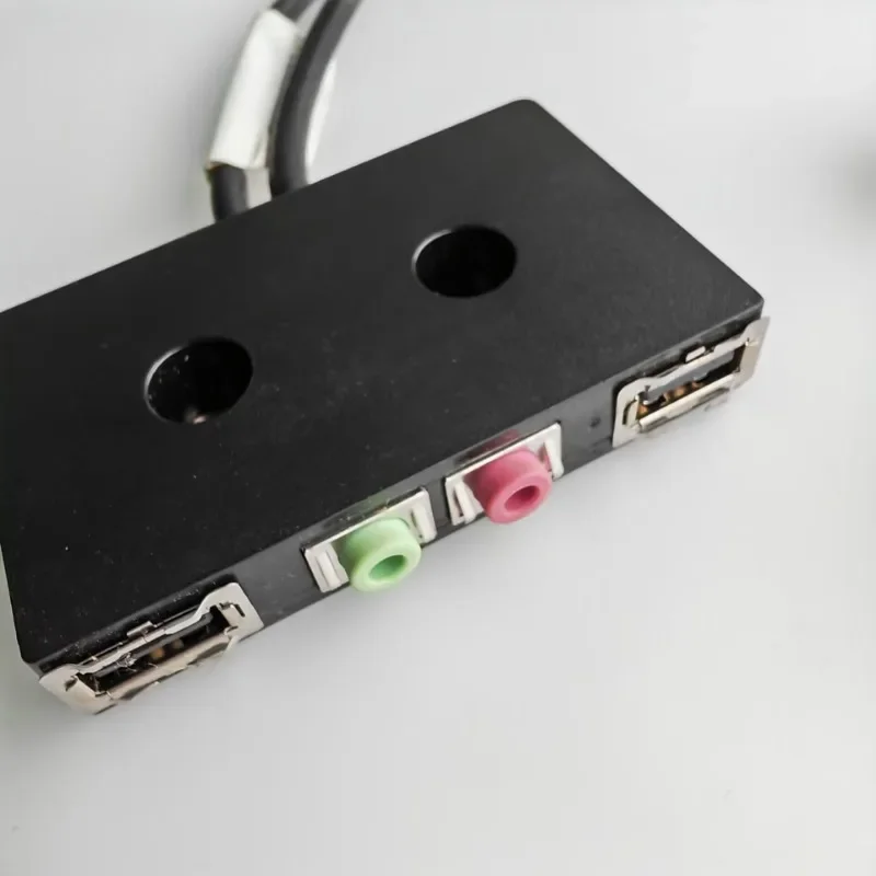 Lenovo Panel Frontal con Micrófono USB 2.0 y Audio HD - imagen 3