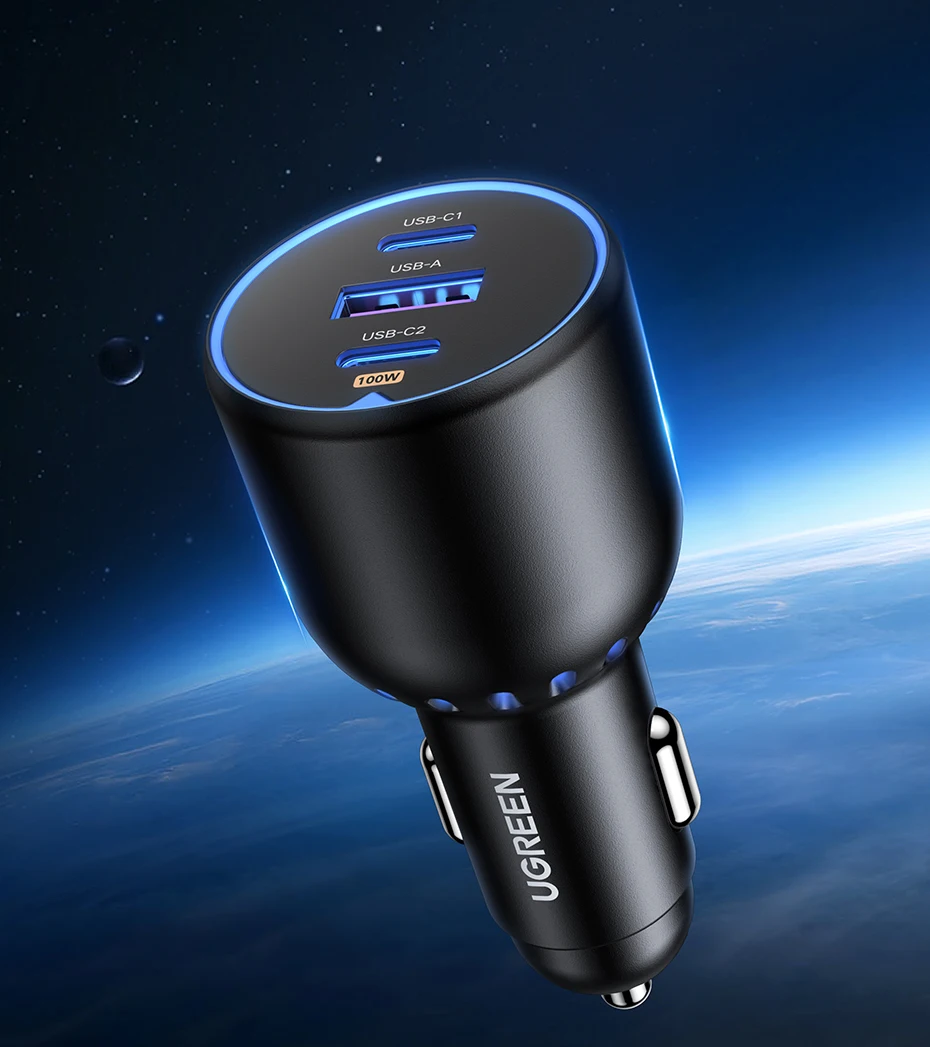 Cargador de coche Ugreen 130W con tres puertos de carga