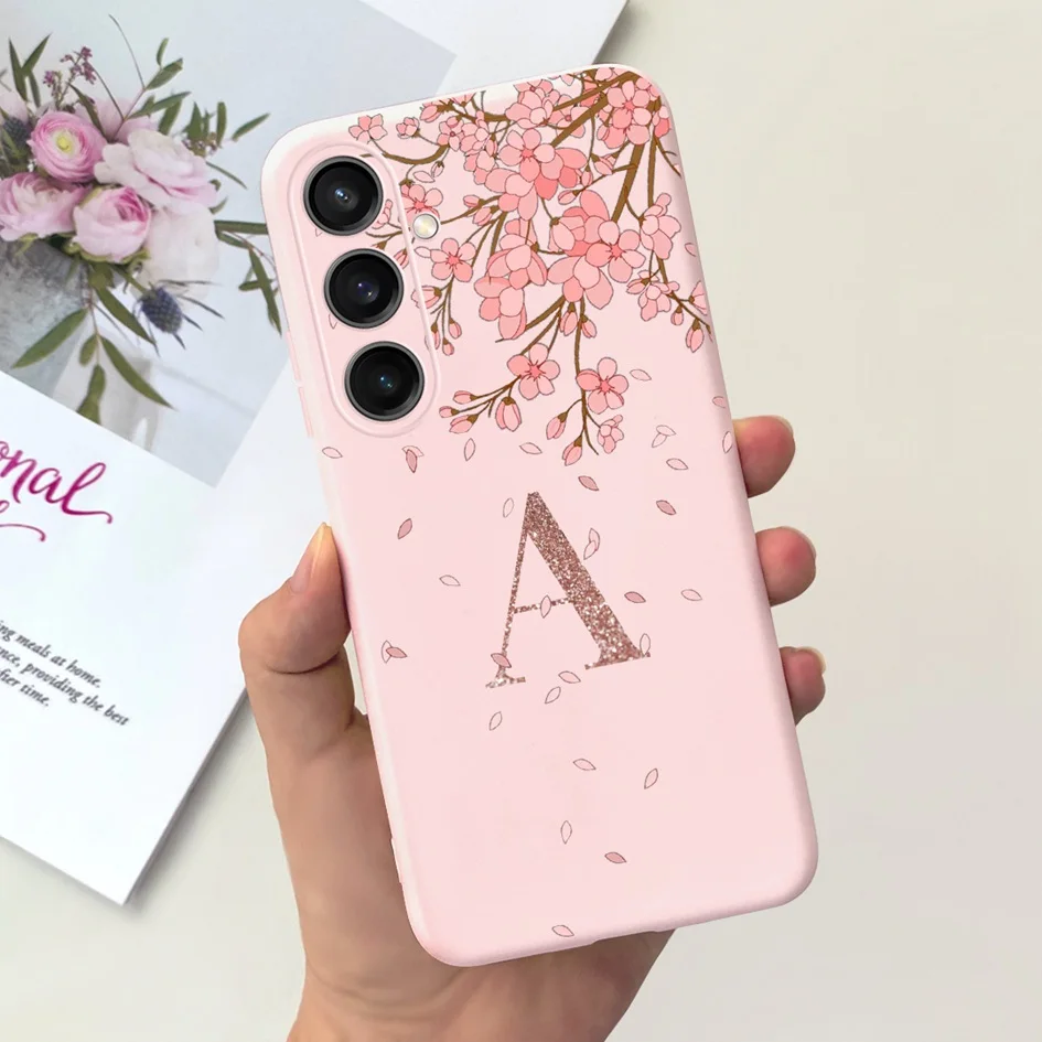 Funda con diseño de letras iniciales