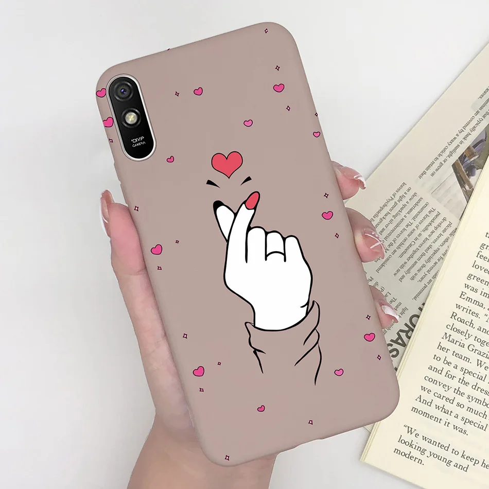 Funda de silicona con patrón de mariposa y corazón