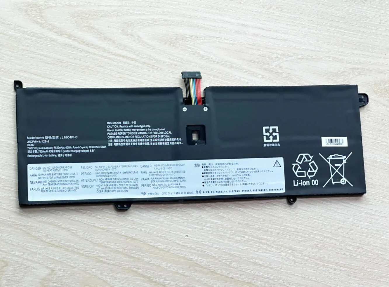 Modelo Lenovo Yoga C940
