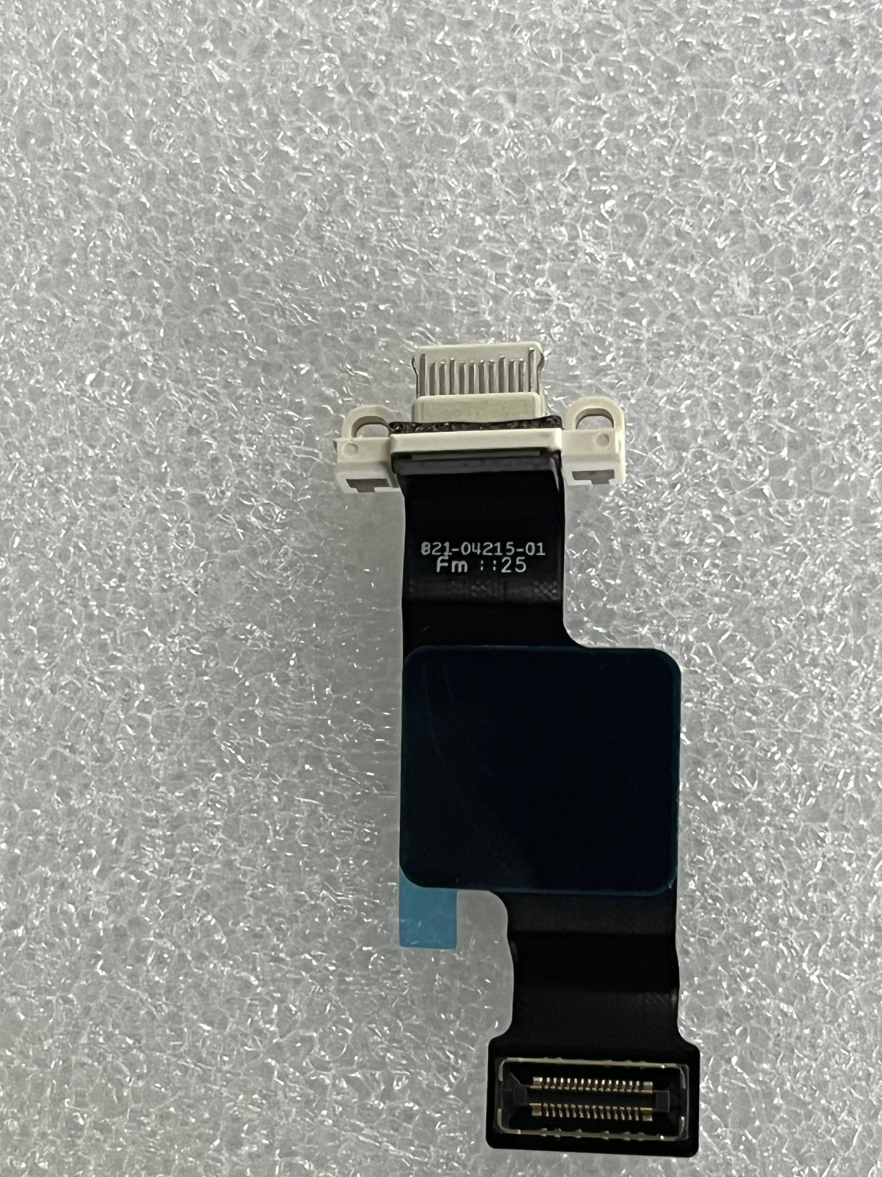 Conector DC USB-C vista posterior