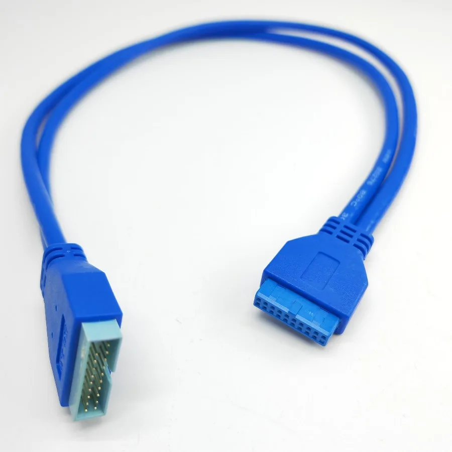 Detalle del conector macho USB 3.0