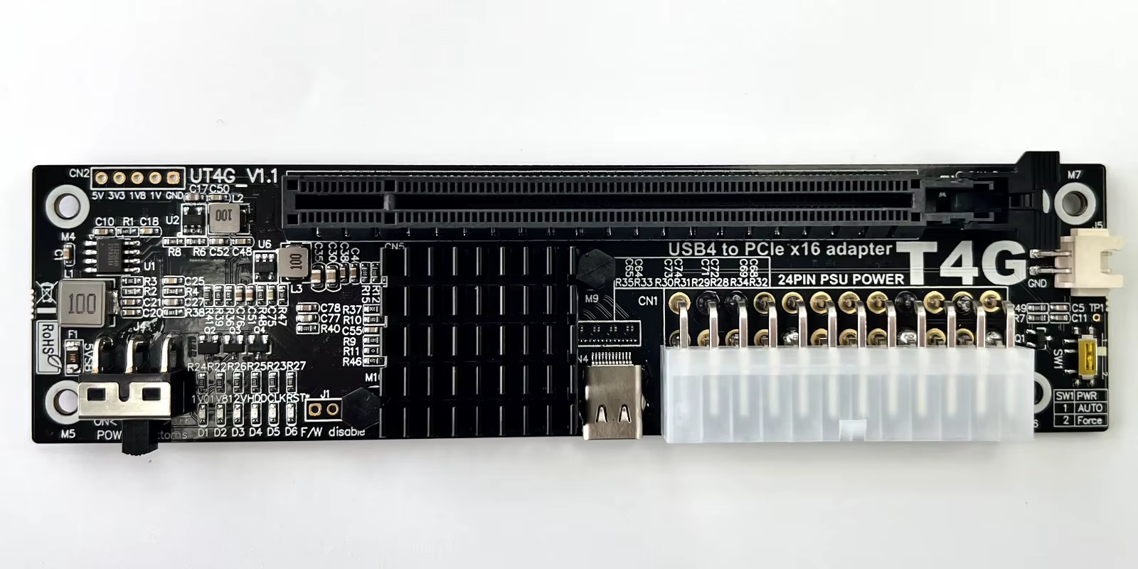 Detalle del chip ASM2464PDX en el adaptador