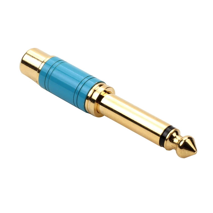 Detalle de contactos dorados en conector RCA