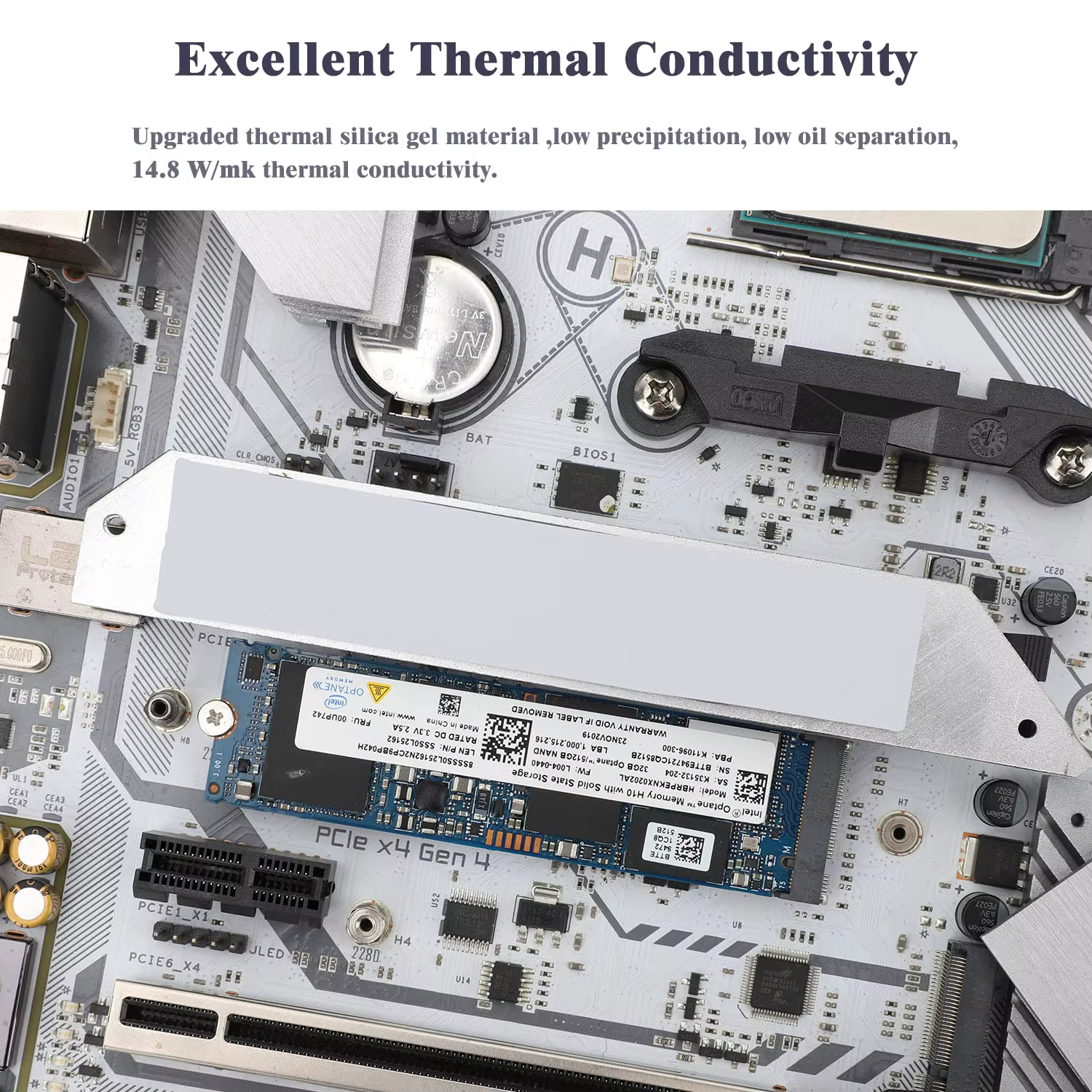 Thermal pad siendo cortado con tijeras