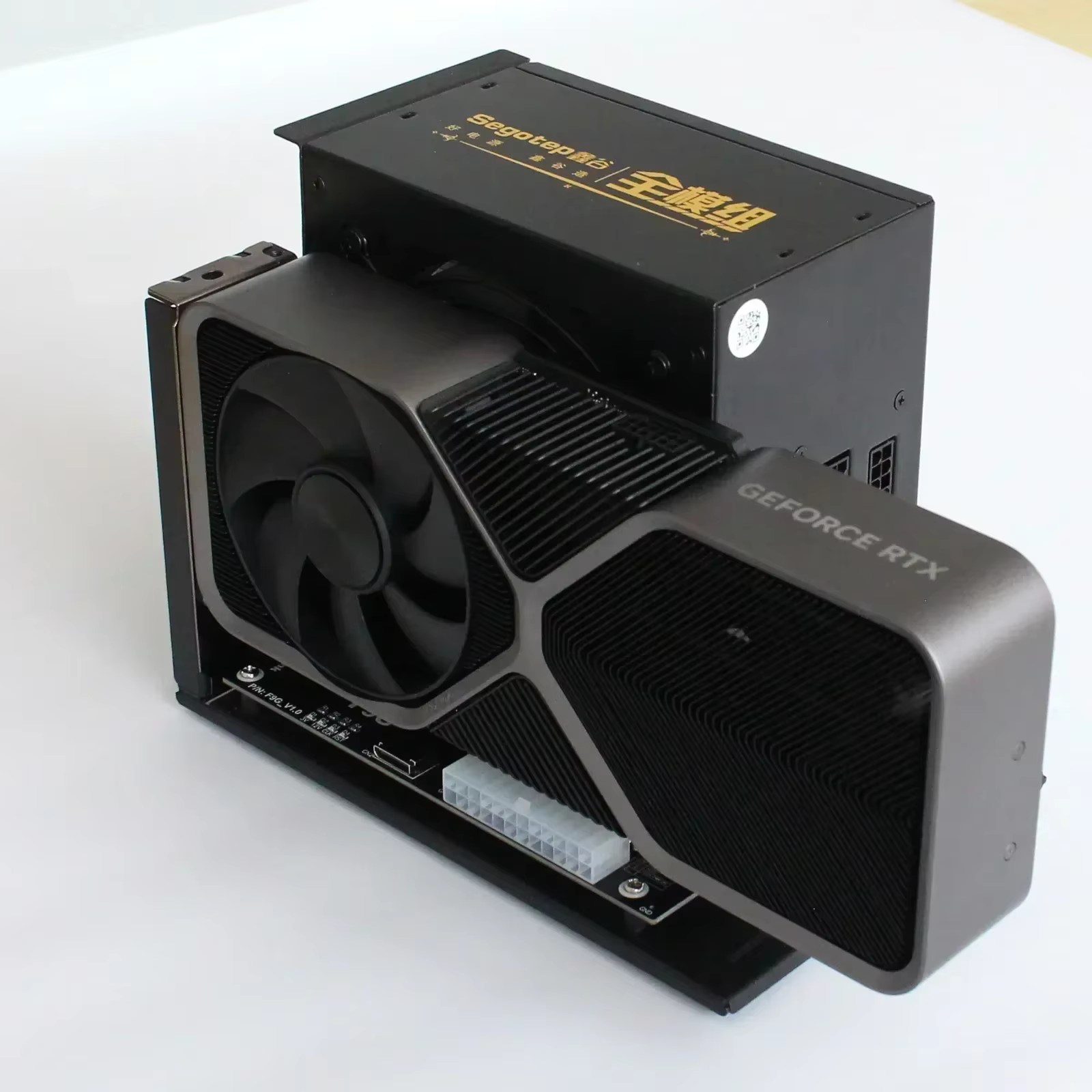 ADT-Link F9G Adaptador eGPU OCuLink SFF-8611 a PCIe 4.0 x16 - imagen 5