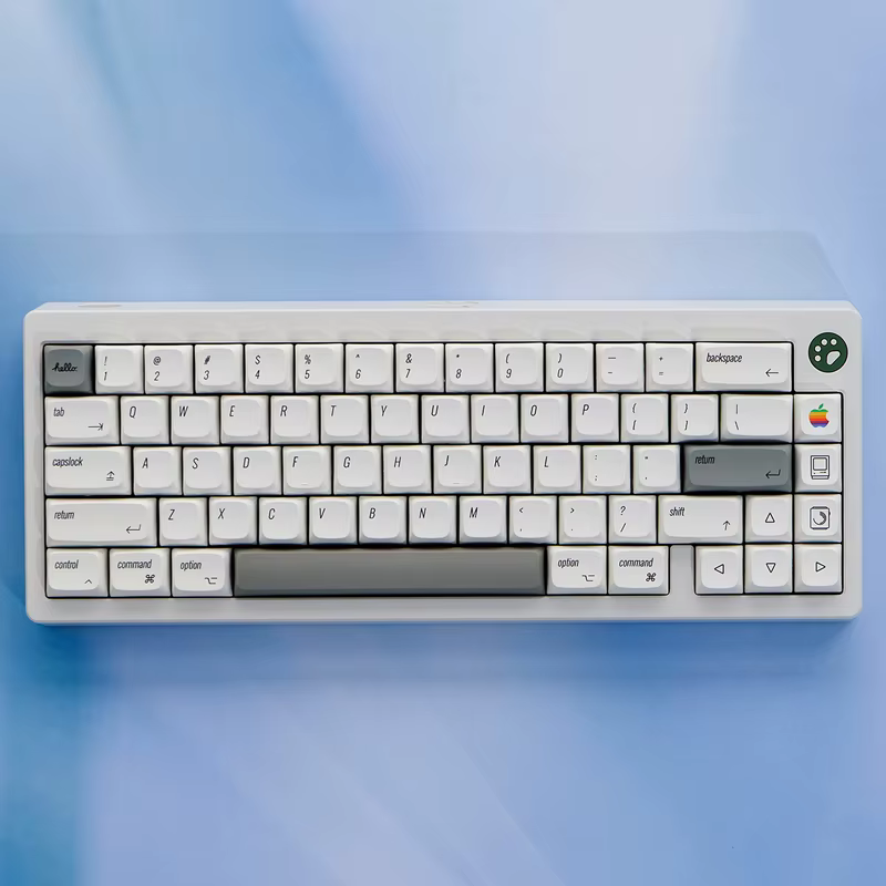 Ejemplo de tecla de barra espaciadora de 7U instalada en un teclado TKL