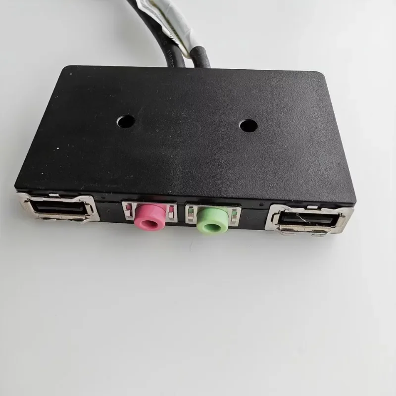 Lenovo Panel Frontal con Micrófono USB 2.0 y Audio HD - imagen 4