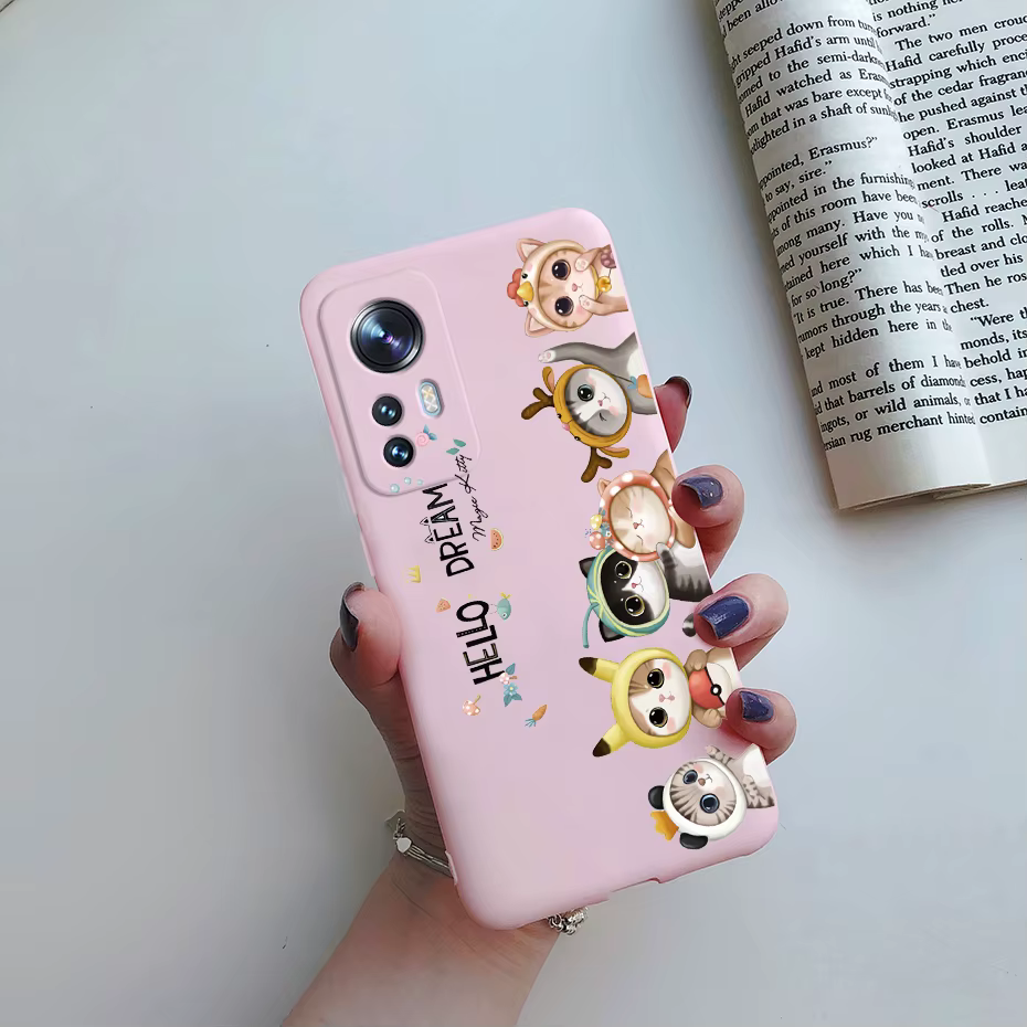 Funda silicona Xiaomi 12 Pro con diseño astronauta