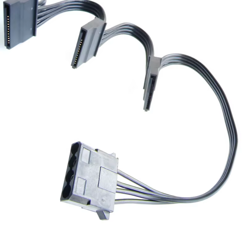 Cable Molex 4 pines a 5 conectores SATA en configuración branching
