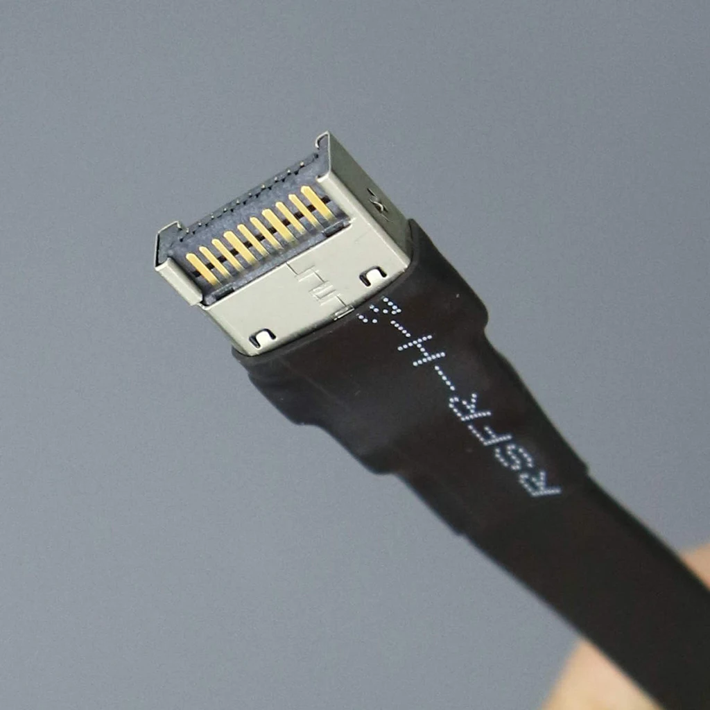 Detalle del conector USB tipo A hembra