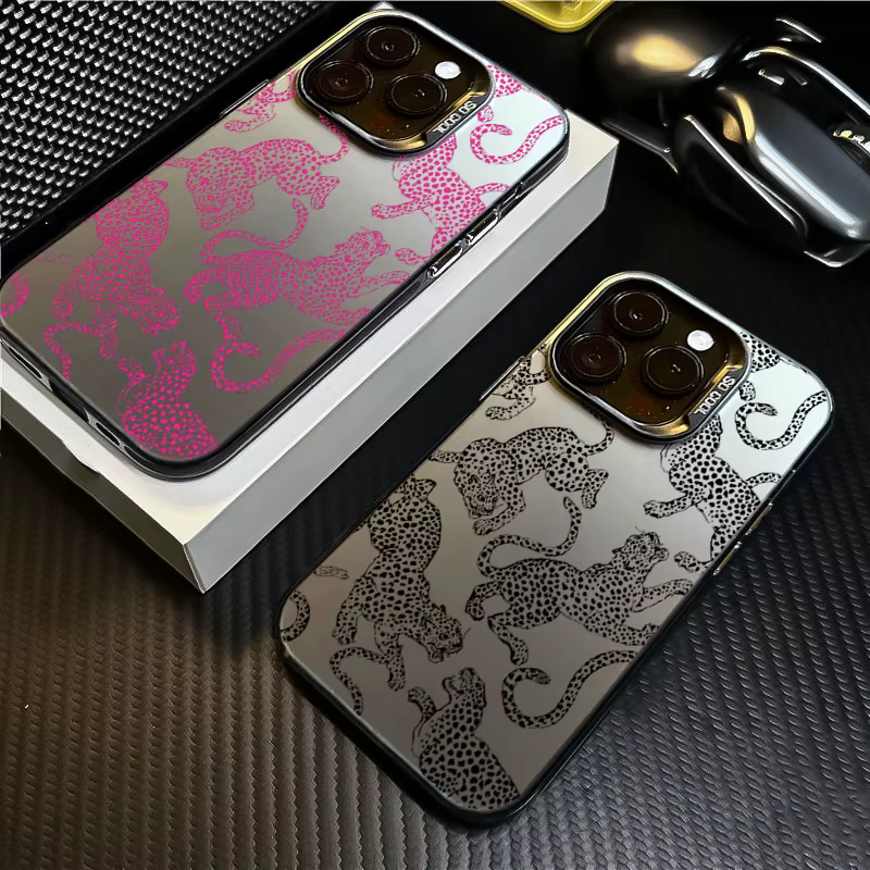 Funda de leopardo vista lateral con bordes mate